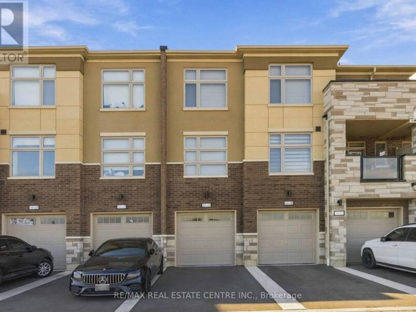 31 - 35 FIELDRIDGE CRESCENT UNIT CRESCENT, Brampton, Ontario L6R 4G6