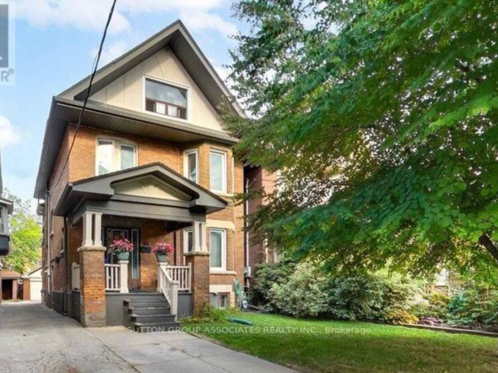 131 LAUDER AVENUE, Toronto, Ontario M6H 3E4