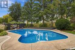 2101 EDINBURGH DRIVE | Burlington Ontario | Slide Image Thirty-two