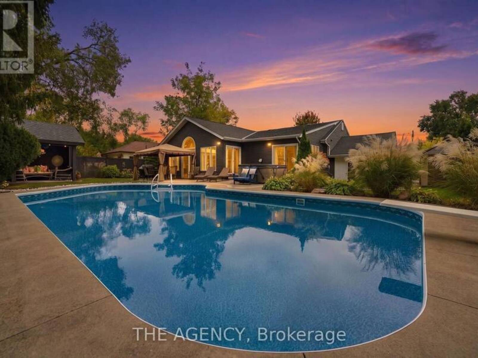 2101 EDINBURGH DRIVE, Burlington, Ontario L7R 2C7