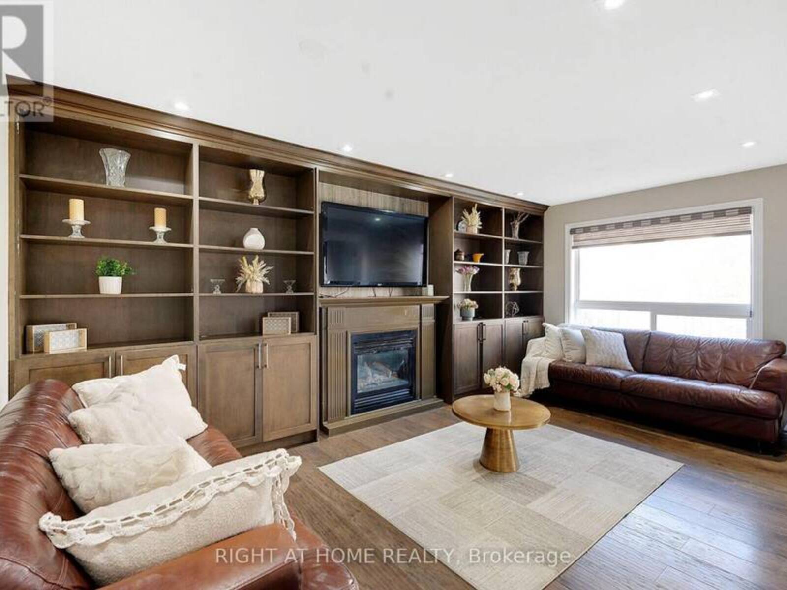 4 GIZA CRESCENT, Brampton, Ontario L6R 2R3