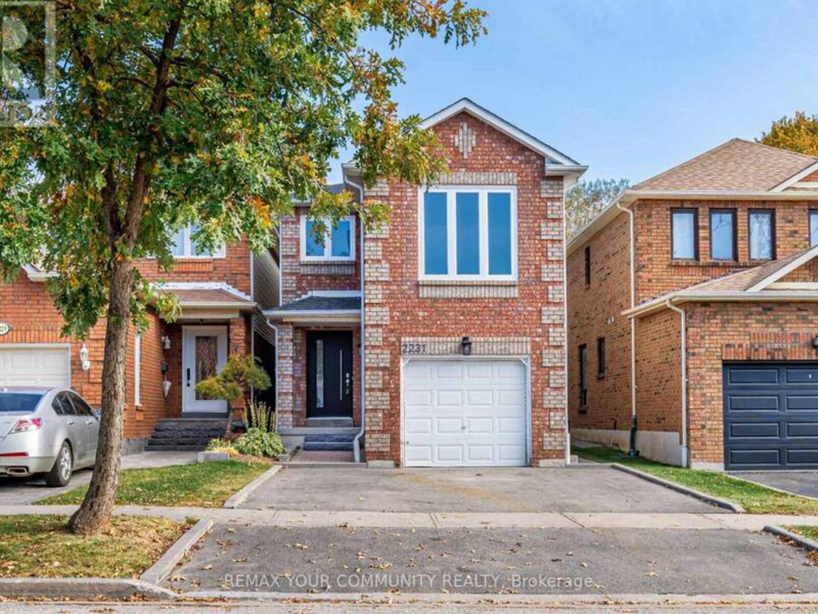 2231 WILDWOOD CRESCENT, Pickering, Ontario L1X 2R6