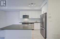 21 - 17 LYTHAM GREEN CIRCLE | Newmarket Ontario | Slide Image Ten