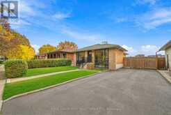 33 TAPLEY DRIVE | Toronto Ontario | Slide Image Two