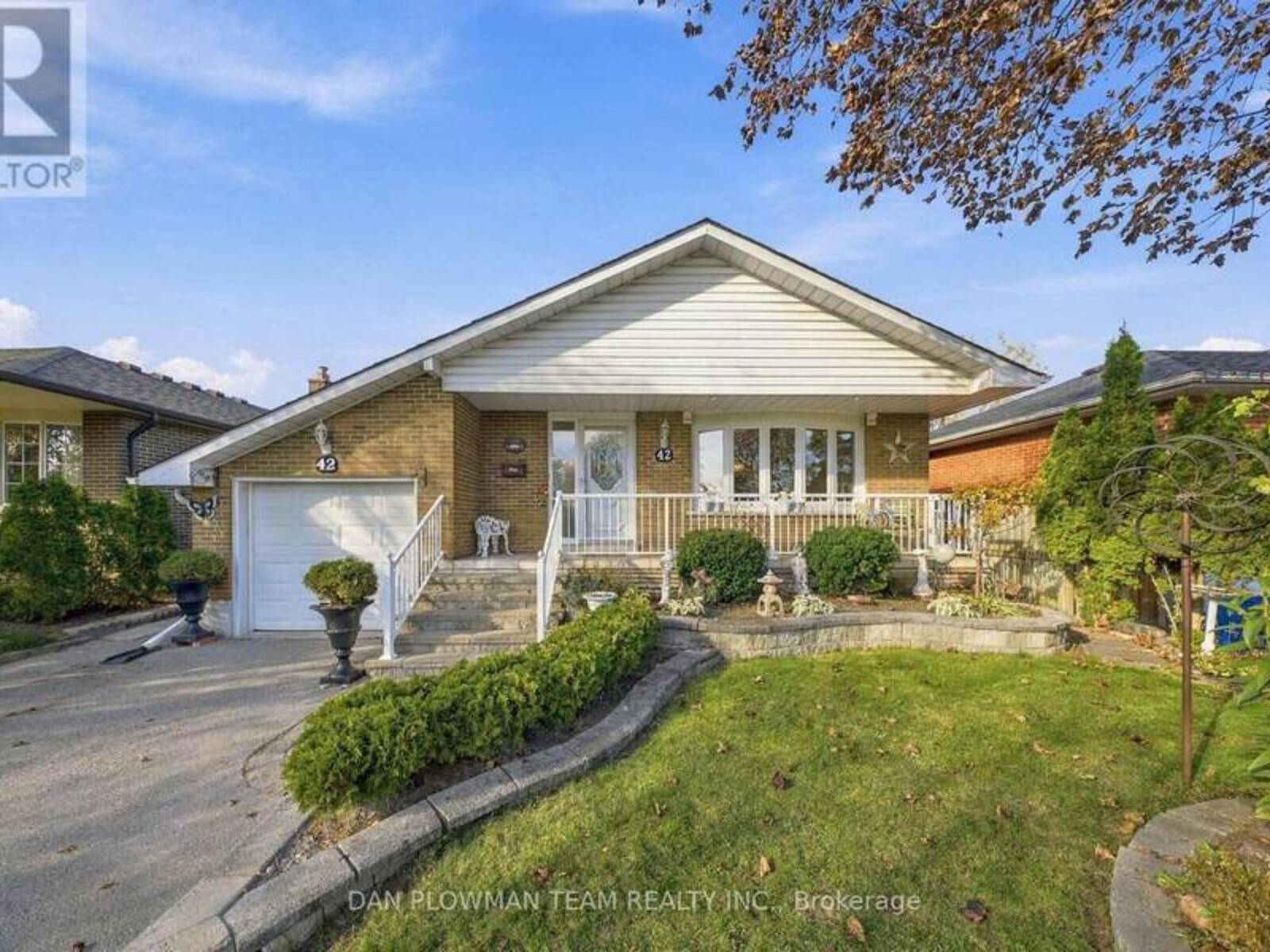 42 SENECA AVENUE, Oshawa, Ontario L1G 3V4
