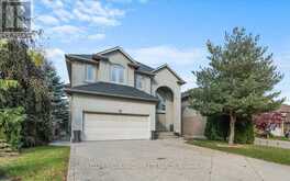 50 CABRIOLET CRESCENT | Ancaster Ontario | Slide Image Two