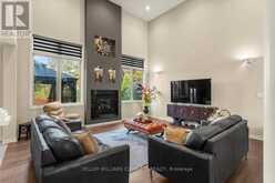 50 CABRIOLET CRESCENT | Ancaster Ontario | Slide Image Eight