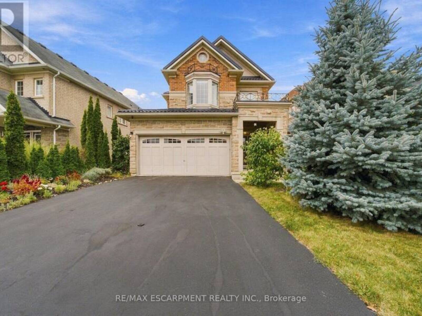27 HAZELTON AVENUE, Hamilton, Ontario L9B 0E7