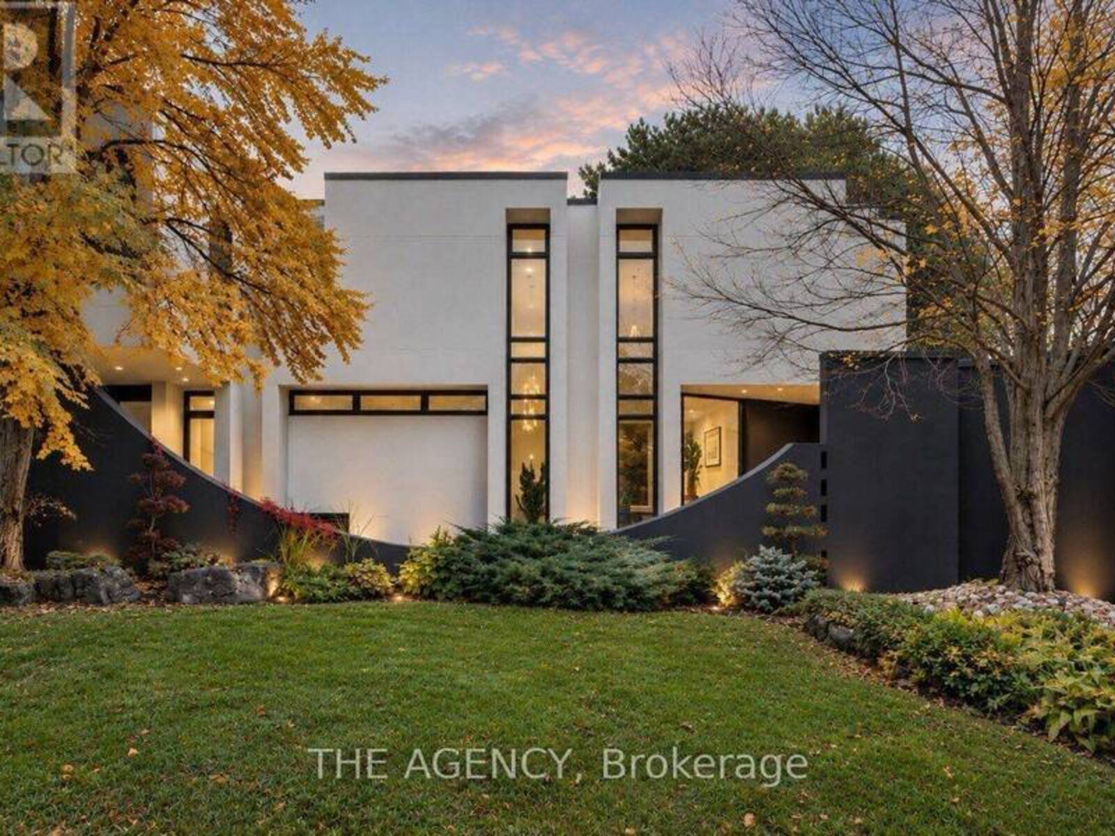 101 BANBURY ROAD, Toronto, Ontario M3B 2L4