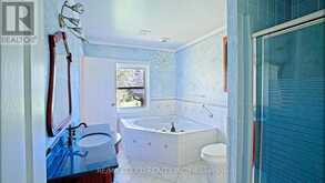 51 BECK BOULEVARD | Penetanguishene Ontario | Slide Image Nineteen