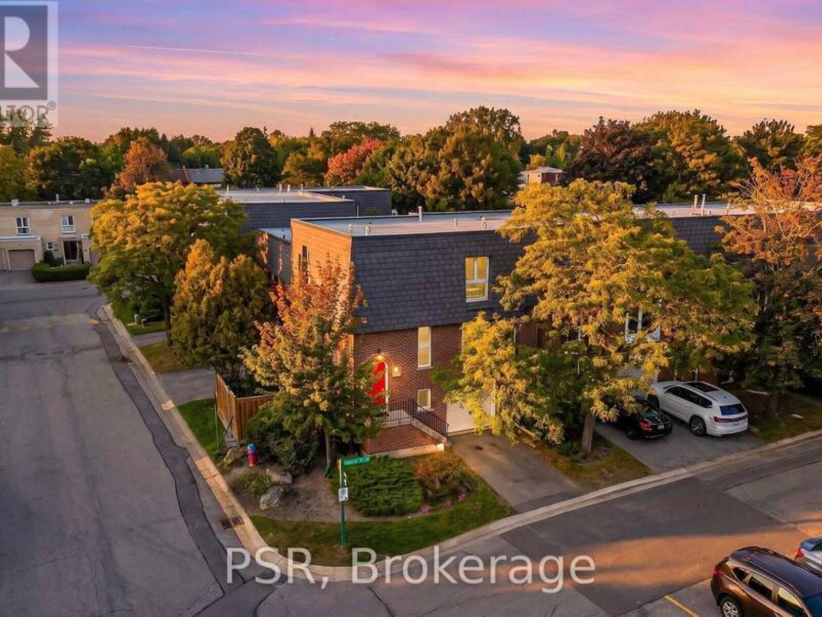 2 POWDERHORN MILL WAY, Toronto, Ontario M2L 1R8