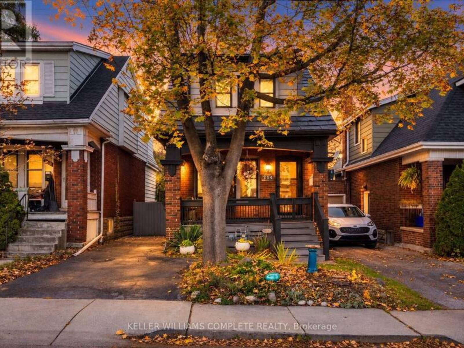 214 ROTHSAY AVENUE, Hamilton, Ontario L8M 3G7