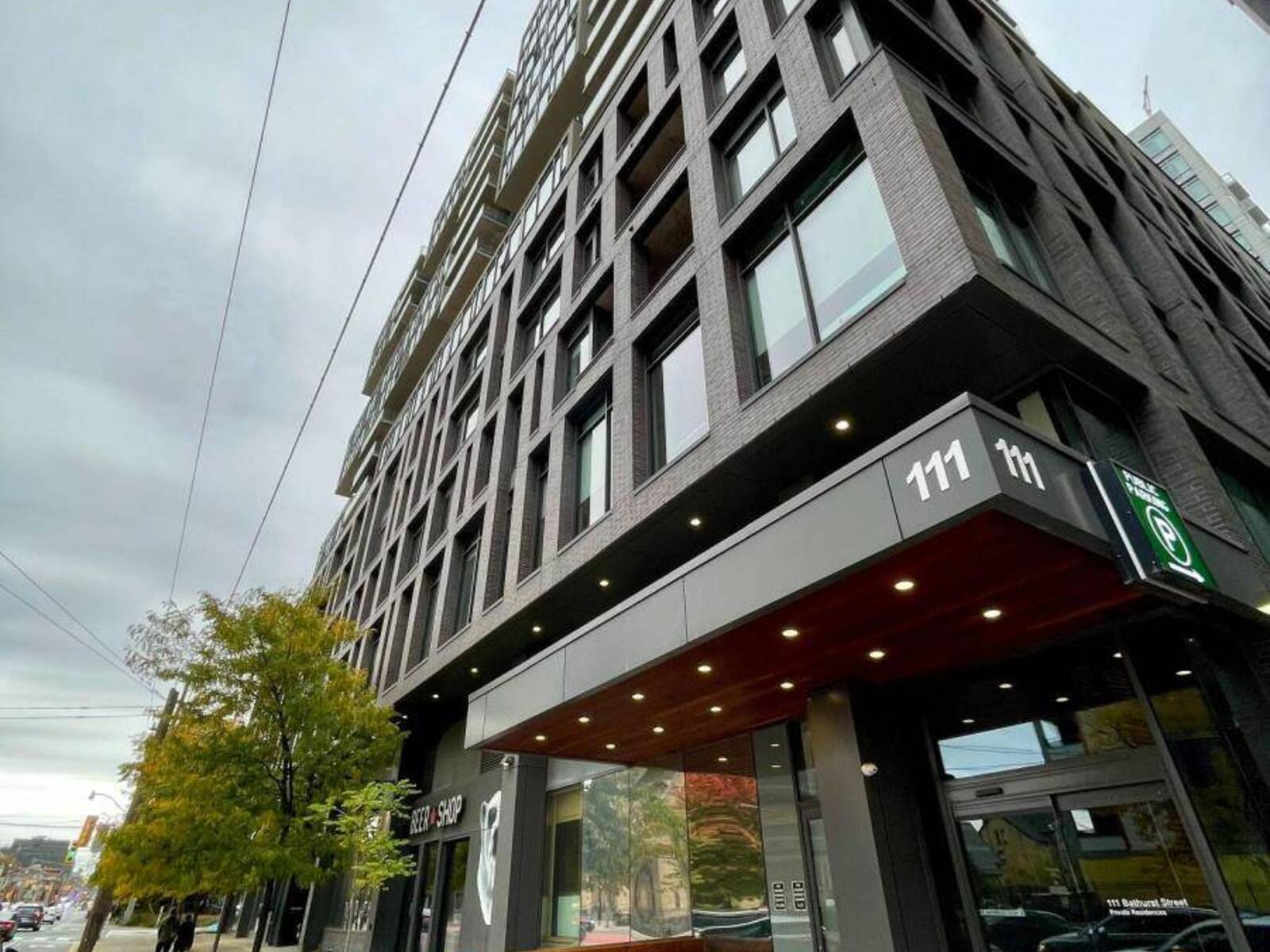 1119 - 111 BATHURST STREET, Toronto, Ontario M5V 0M9