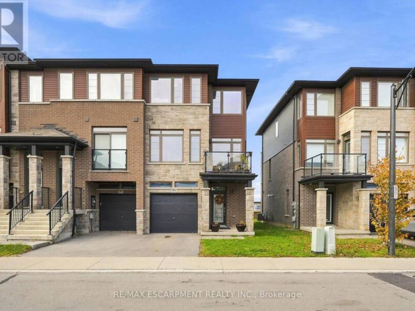 201 - 30 TIMES SQUARE BOULEVARD, Hamilton, Ontario L8J 0L8