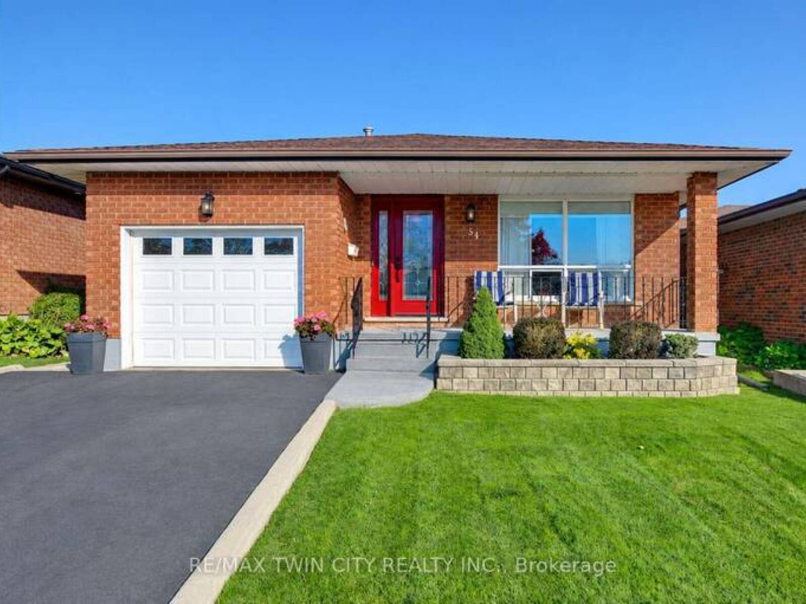 54 WENDY COURT, Cambridge, Ontario N1R 8A6