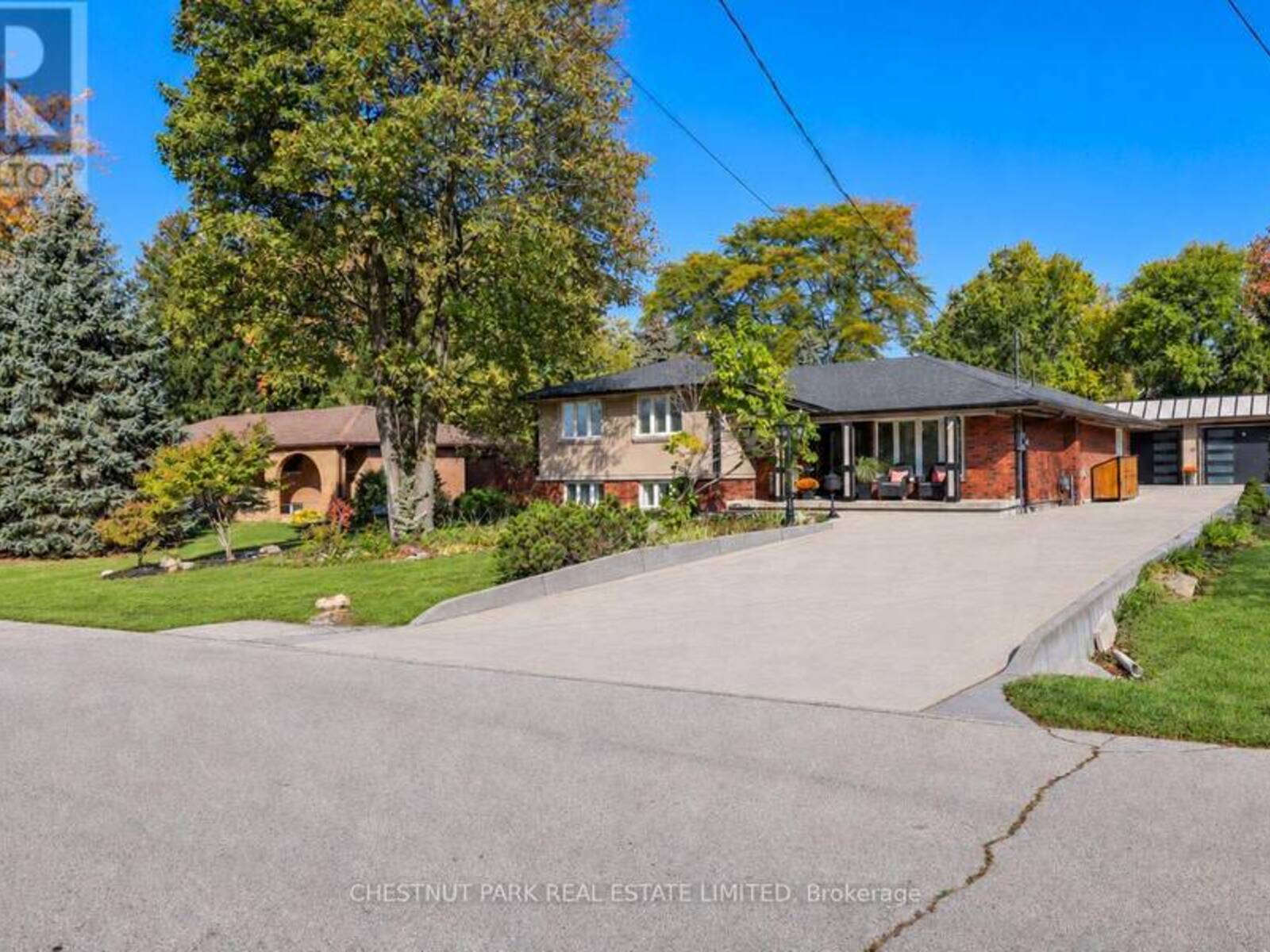 66 CHRISTOPHER DRIVE, Hamilton, Ontario L9B 1G8