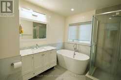 11 - 190 HARDING BOULEVARD W | Richmond Hill Ontario | Slide Image Twenty-three