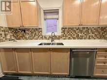 11 - 190 HARDING BOULEVARD W | Richmond Hill Ontario | Slide Image Six