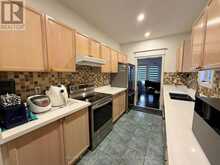 11 - 190 HARDING BOULEVARD W | Richmond Hill Ontario | Slide Image Ten