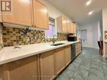 11 - 190 HARDING BOULEVARD W | Richmond Hill Ontario | Slide Image Nine