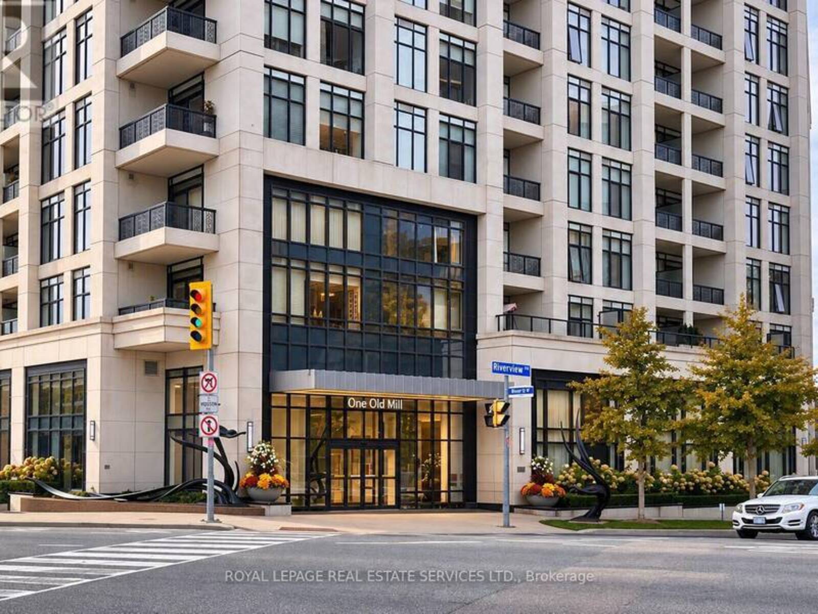 901 - 1 OLD MILL DRIVE, Toronto, Ontario M6S 0A1