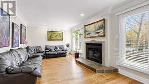104 TOPHAM CRESCENT | Richmond Hill Ontario | Slide Image Seven