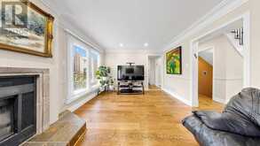 104 TOPHAM CRESCENT | Richmond Hill Ontario | Slide Image Eight