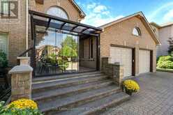 19 SUSAN DRIVE | Hamilton Ontario | Slide Image Three