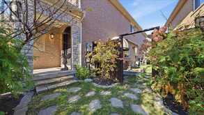 166 WORTHINGTON AVENUE | Richmond Hill Ontario | Slide Image Thirty-five