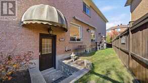166 WORTHINGTON AVENUE | Richmond Hill Ontario | Slide Image Thirty-six