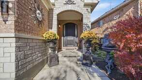 166 WORTHINGTON AVENUE | Richmond Hill Ontario | Slide Image Four