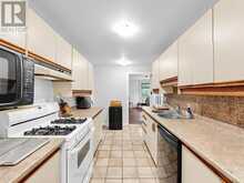 19 KING RICHARD COURT | Markham Ontario | Slide Image Nineteen