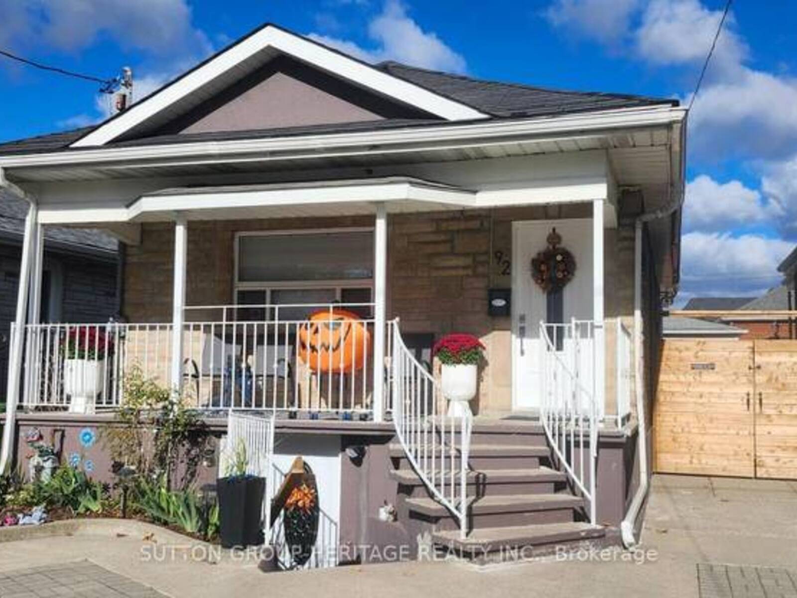 92 FOXWELL STREET, Toronto, Ontario M6N 1Z5