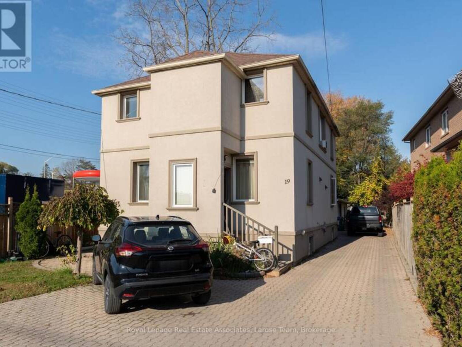 19 TROY STREET, Mississauga, Ontario L5G 1S6