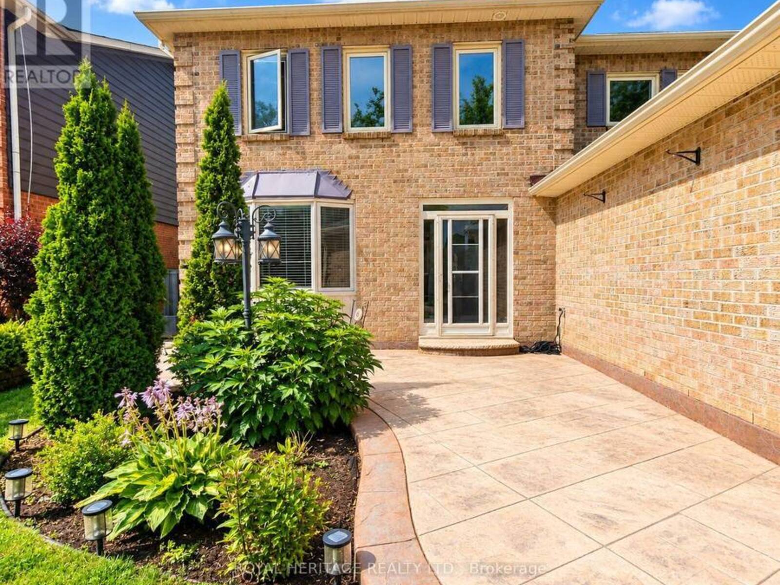 1221 FIELDSTONE CIRCLE, Pickering, Ontario L1X 1B9