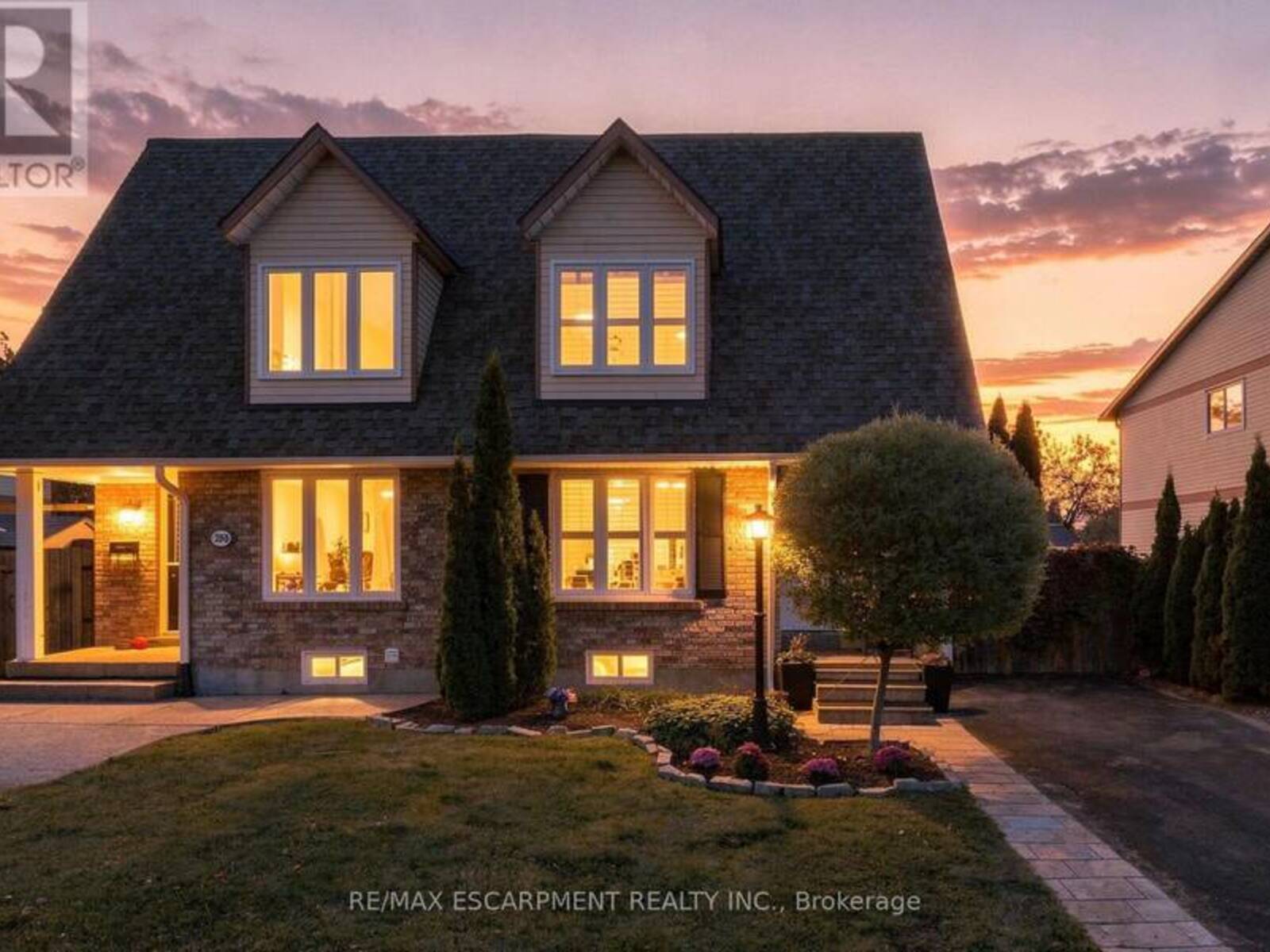 2266 MELISSA CRESCENT, Burlington, Ontario L7P 3W4