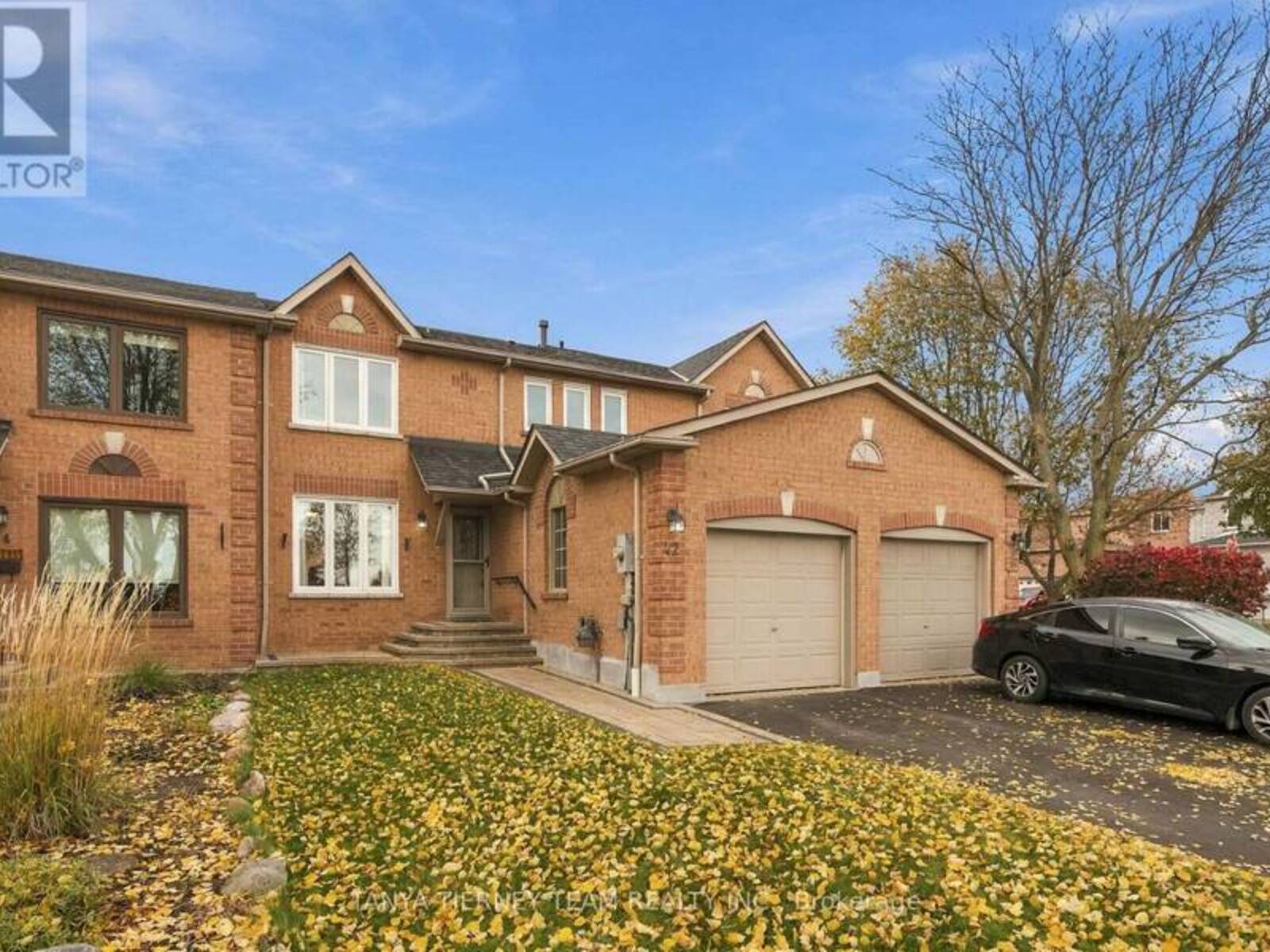 42 OLD COLONY DRIVE, Whitby, Ontario L1R 2A4