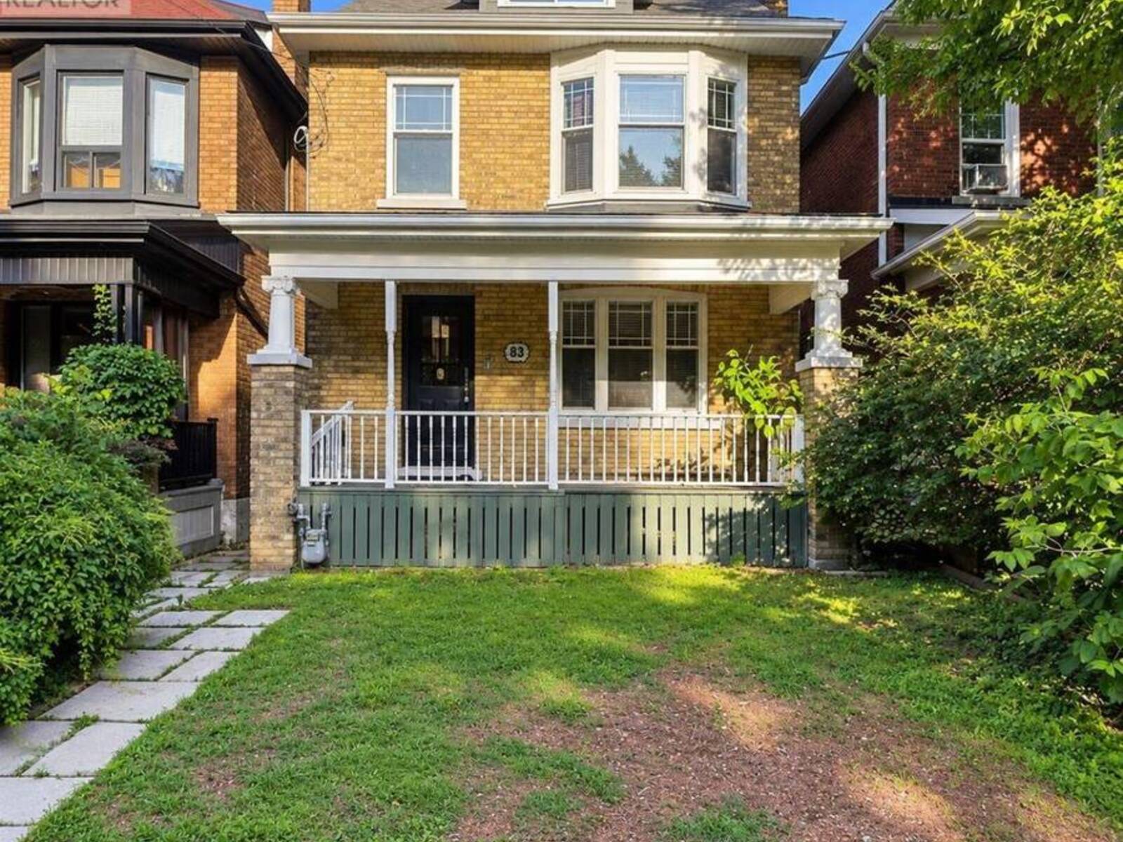 33 CEDAR AVENUE, Hamilton, Ontario L8M 3A6