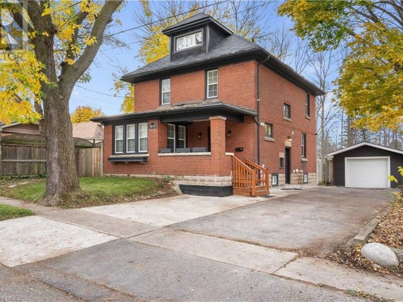 5835 BROOKFIELD Avenue, Niagara Falls, Ontario L2G 5P9