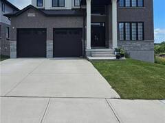 137 DAVENTRY WAY Way Komoka Ontario, N0L 1R0