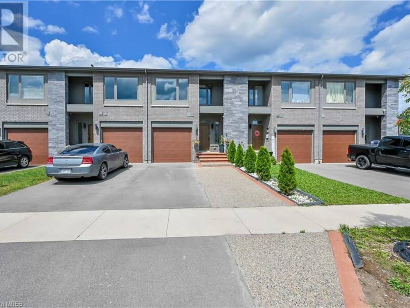 8 BEDROCK Drive, Hamilton, Ontario L8J 0K6