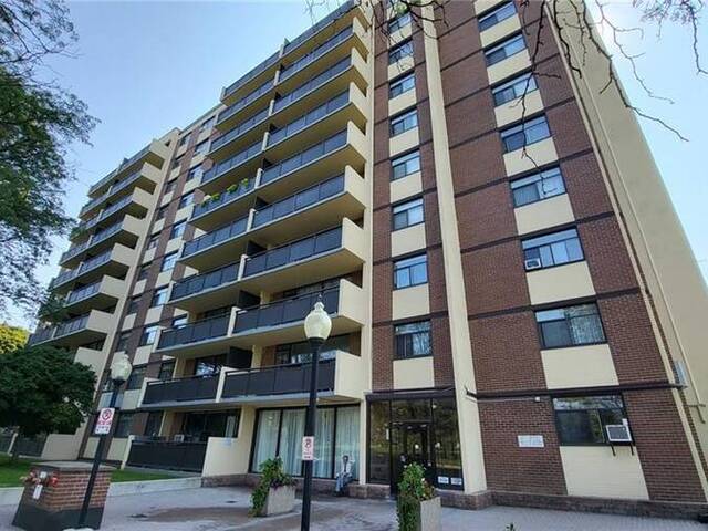 5 FRITH Road Unit# 912 Toronto Ontario, M3N 2L5