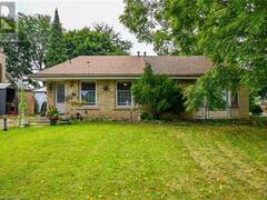 2 1/2 LEASIDE Drive St. Catharines Ontario, L2M 4G5