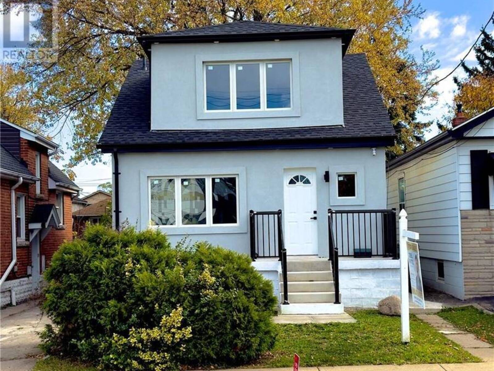 82 SHELBY Avenue, Hamilton, Ontario L8H 5L5