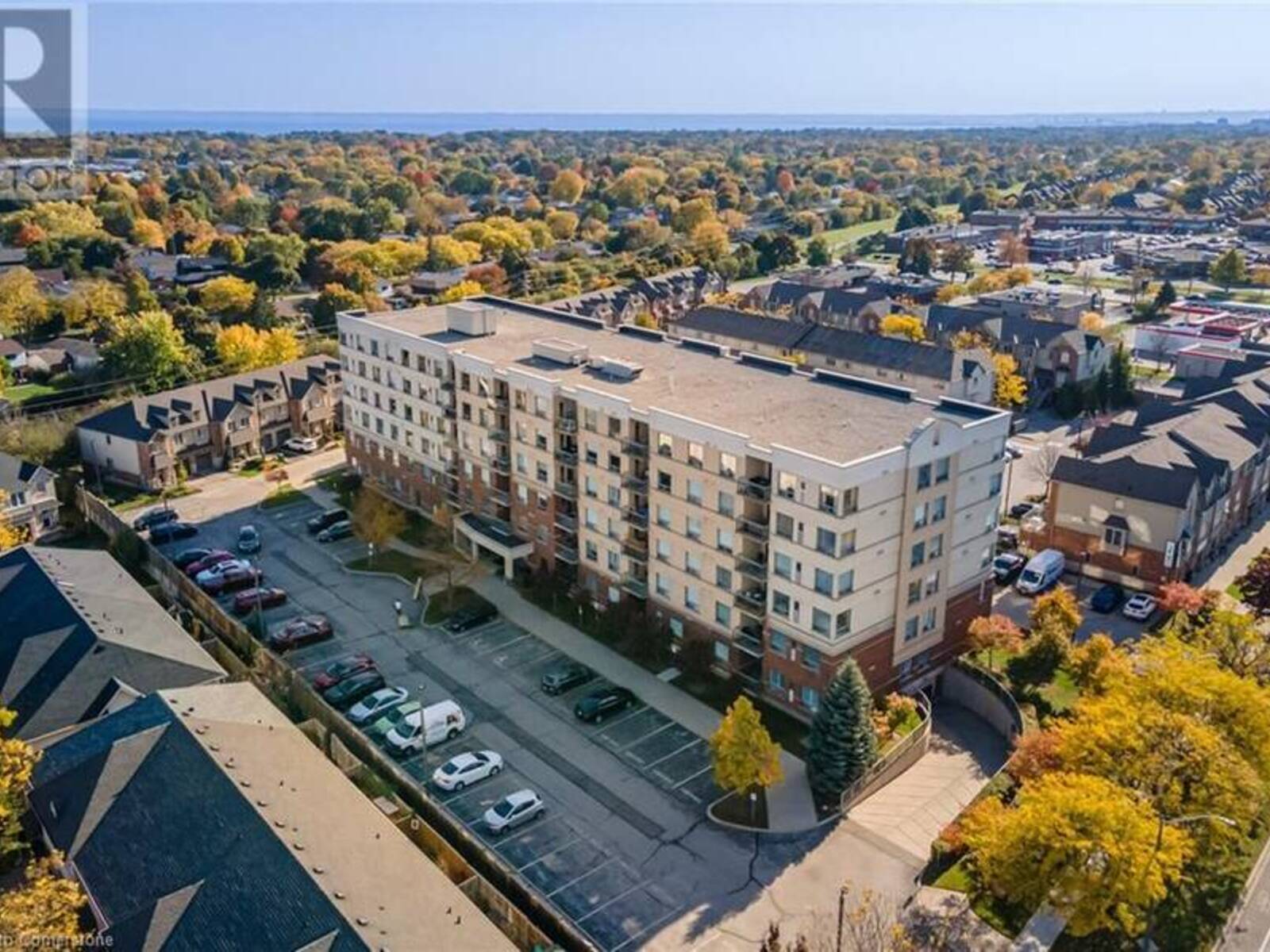 5070 FAIRVIEW Street Unit# 105, Burlington, Ontario L7L 0B8