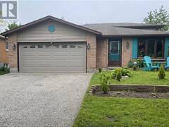 8 WELLS Crescent Barrie Ontario, L4N 5W5