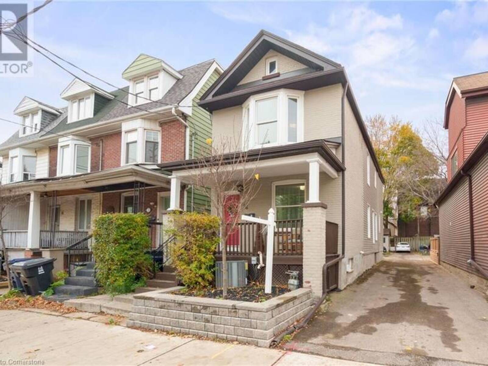 16 COXWELL Avenue, Toronto, Ontario M4L 3A7