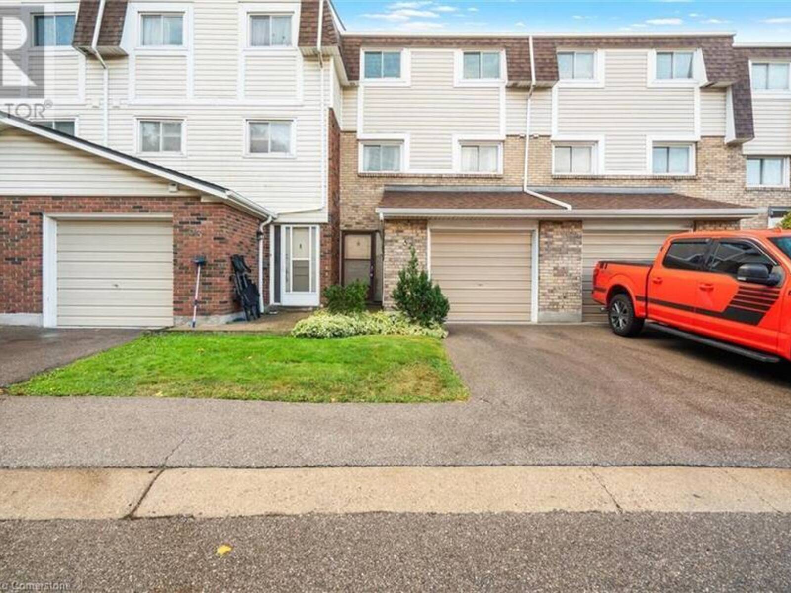 11 HARRISFORD Street Unit# 52, Hamilton, Ontario L8K 6L7