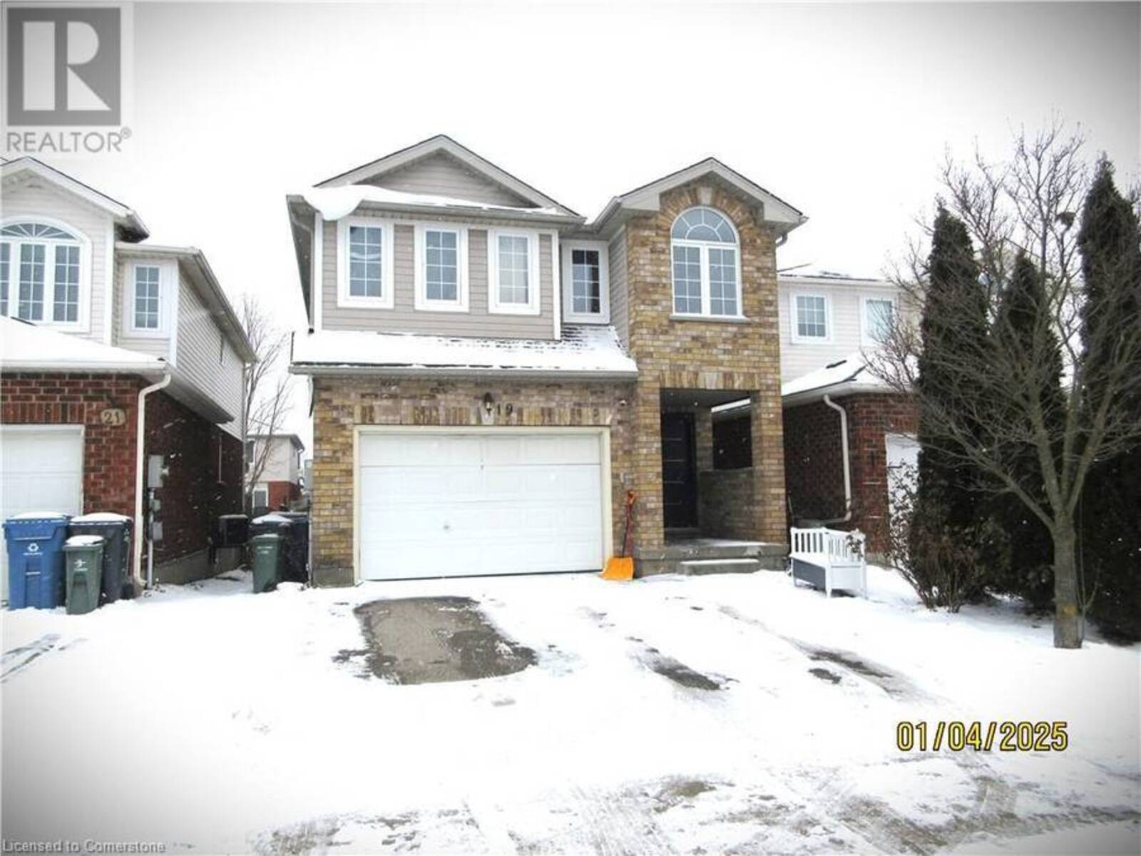 19 GOSLING GARDENS, Guelph, Ontario N1G 5H5