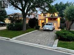 3158 KEYNES Crescent Mississauga Ontario, L5N 3A1